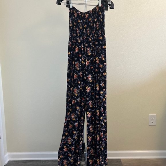 SO Floral strapless loose fitting jumpsuit - Picture 1 of 6